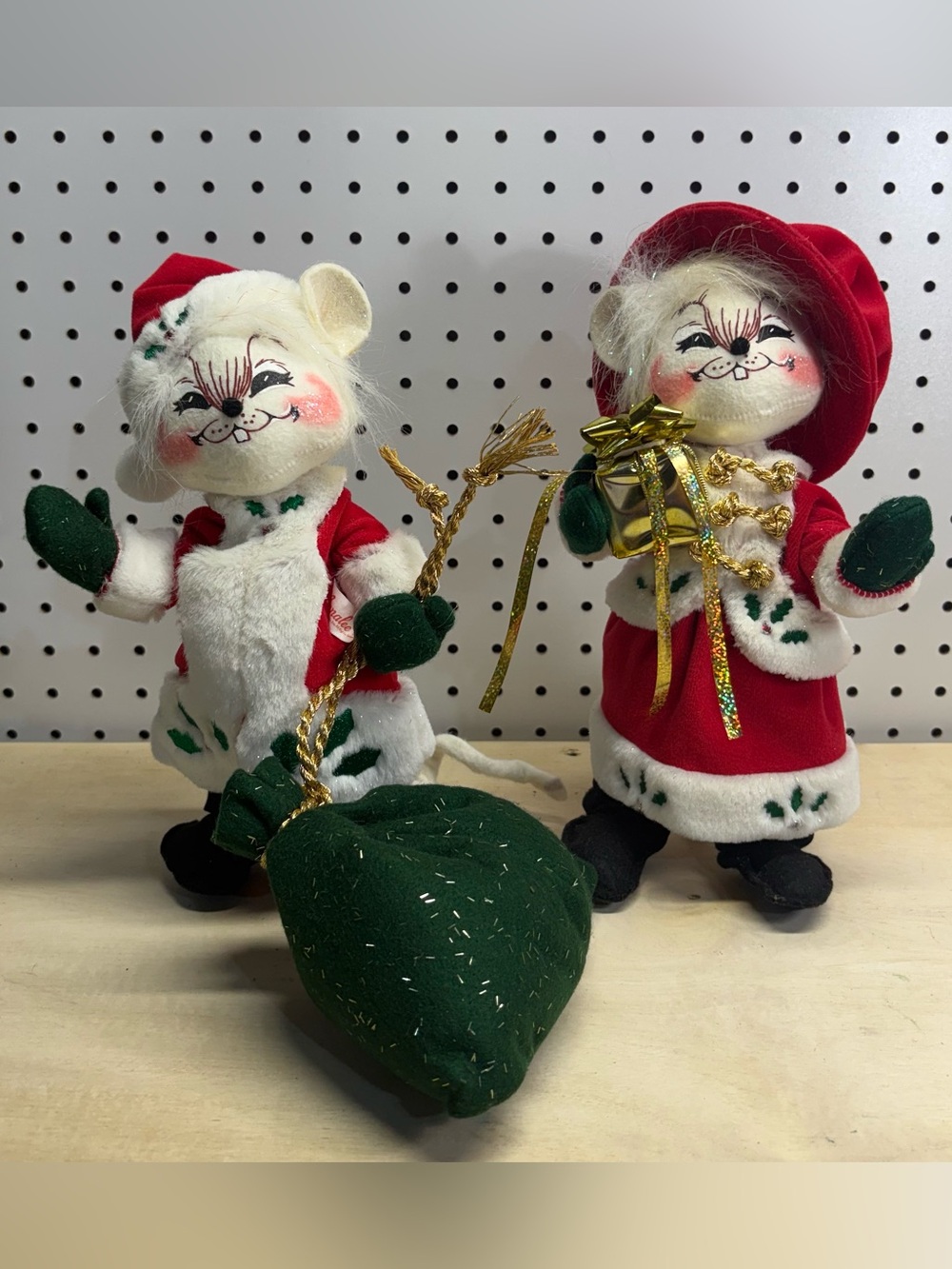 Annalee 2005 MR & MRS Santa Mouse / Mice 10" Set of 2